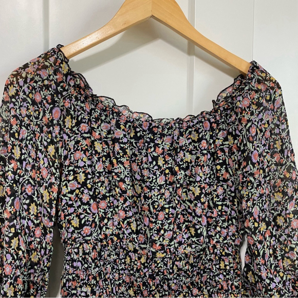 Anthropologie Lucia off the shoulder smocked floral top size small - Picture 3 of 7
